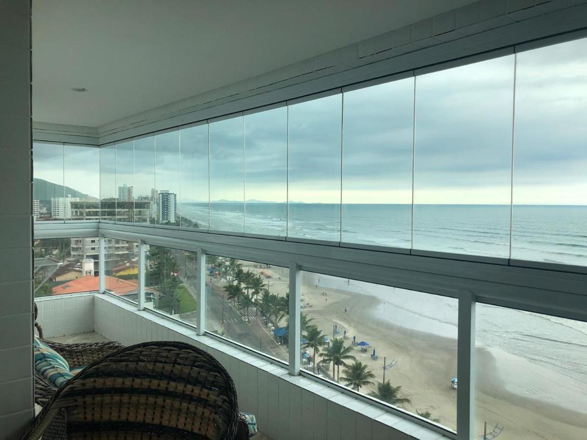 Mongagua Com Vista Para O Mar Pe Na Areia Bagian luar foto