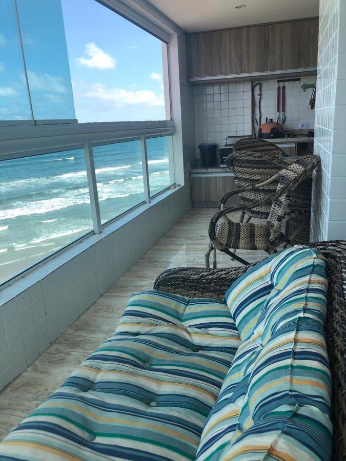 Mongagua Com Vista Para O Mar Pe Na Areia Bagian luar foto
